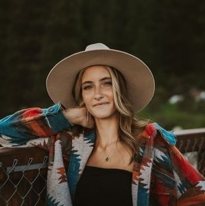 Meet your Posher, Leigha